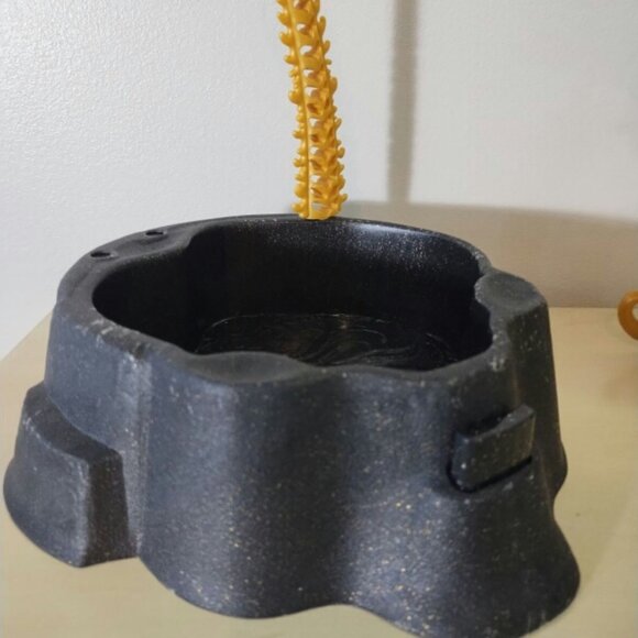 Monster High Cleo de Nile dressing table and hot tub - Picture 2 of 6